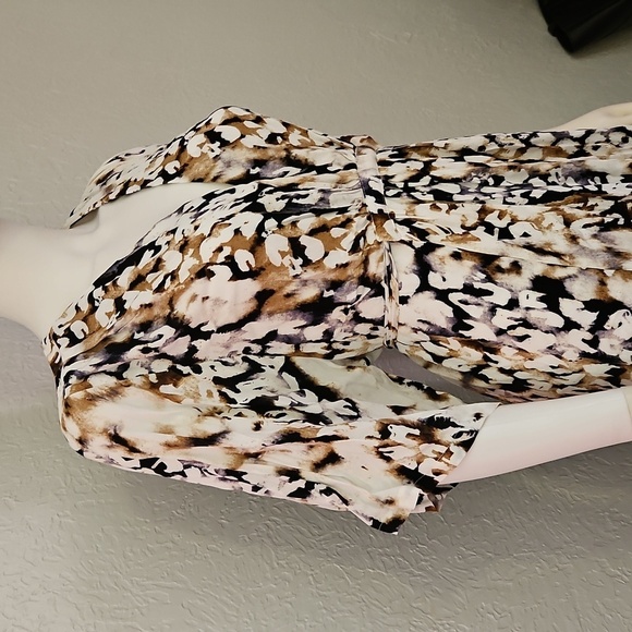 DG2 Elegant Abstract Animal Print Silk Tie Back V-Neck Maxi Dress - Picture 7 of 11